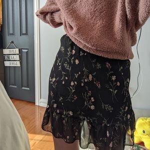 Flowery skirt in size small